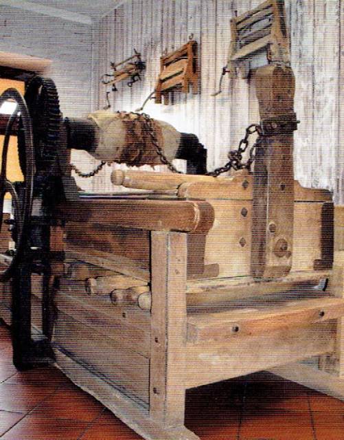 Hand-held mangle from craftsmen from Rypin (exhibition)