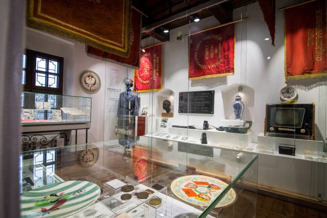 W szaro-czerwonym świecie PRL